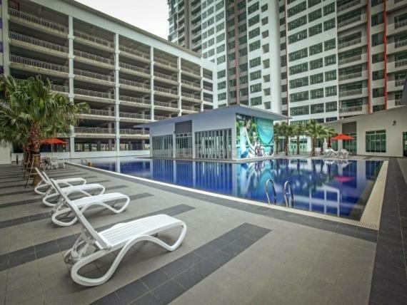 Simple&comfort Studio@ Austin Regency Apartment
